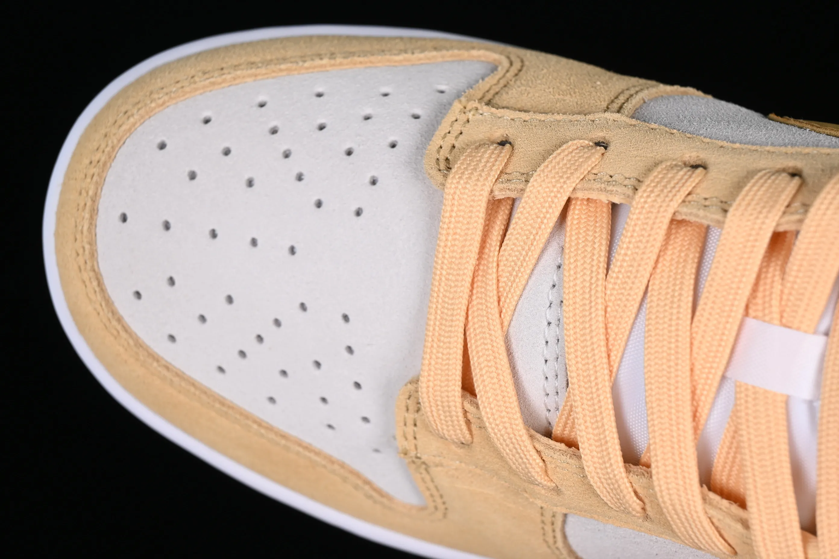 All categories Nk SB Dunk series Nk SB Dunk Low low-top sneakers Nk Dunk Low "Gold Suede" cheese pudding ice cream yellow and white SB low-top casual sports skateboard shoes DV7411-200